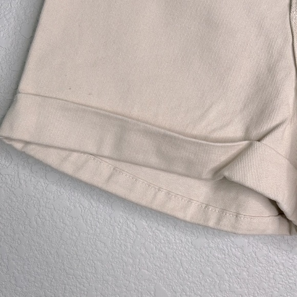 Every Tan Denim High Waist Jean Shorts with Front Buttons Size 2 New with tags! - Picture 3 of 7